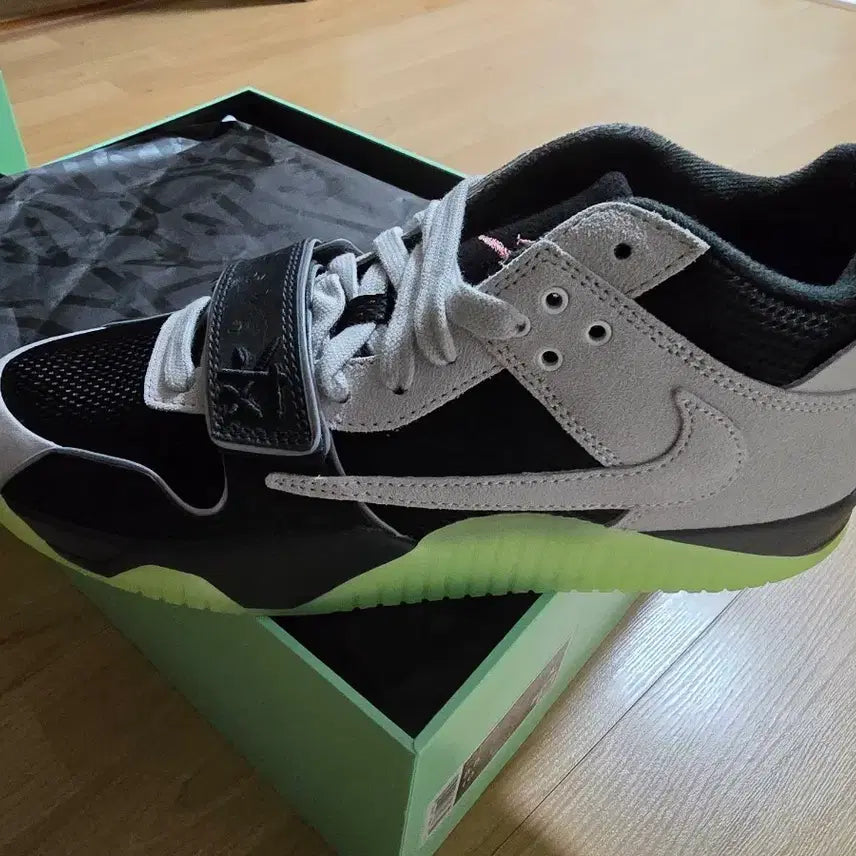 [BUNJANG] Nike Jordan x Travis Scott x Chase B Jumpman Jack Sneakers / 나이키 조던 x 트래비스 스캇 x 체이스 B 점프맨 잭(ㅈㄱㄹ27)