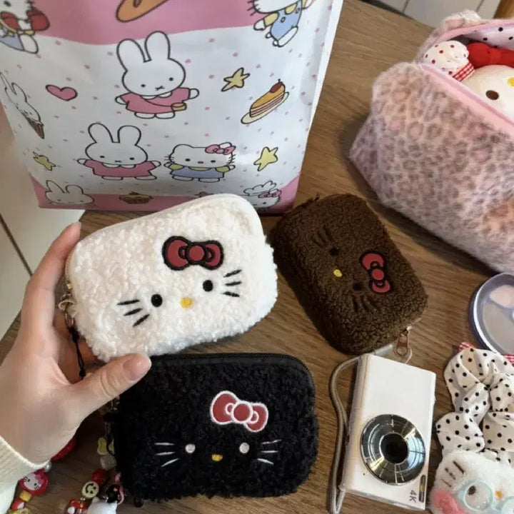 [BUNJANG] Hello Kitty Boa Mini Pouch / 헬로키티 보아 미니 파우치 화장품 소지품 가방