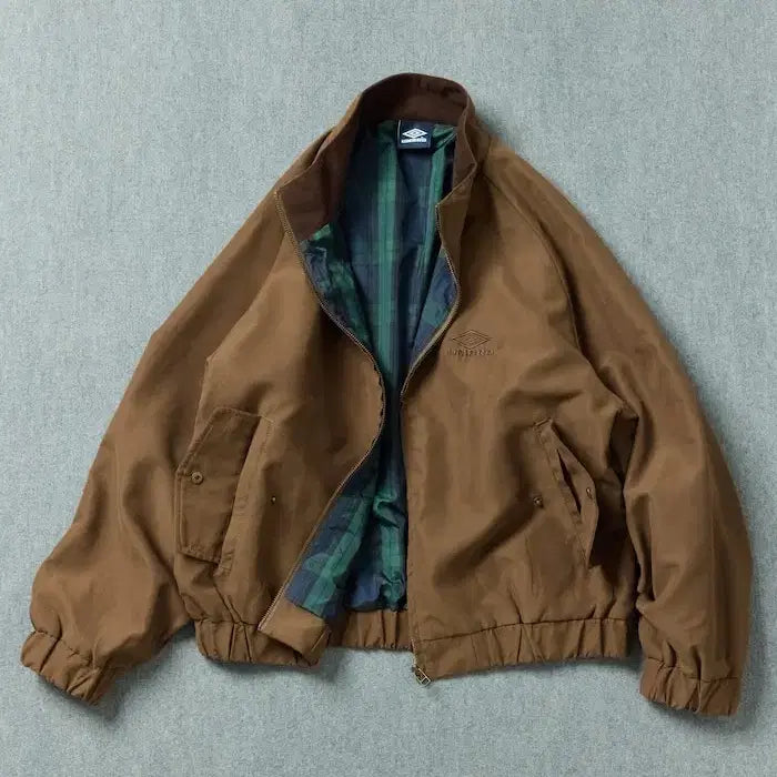 [BUNJANG] Umbro x Freaks Store Twill Stand Blouson Jacket / [해외] 엄브로 X 프릭스스토어 트윌 스탠드 블루종 26SS
