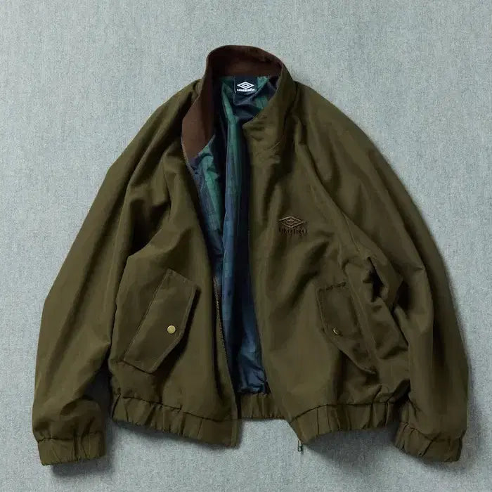 [BUNJANG] Umbro x Freaks Store Twill Stand Blouson Jacket / [해외] 엄브로 X 프릭스스토어 트윌 스탠드 블루종 26SS