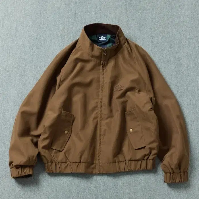 [BUNJANG] Umbro x Freaks Store Twill Stand Blouson Jacket / [해외] 엄브로 X 프릭스스토어 트윌 스탠드 블루종 26SS
