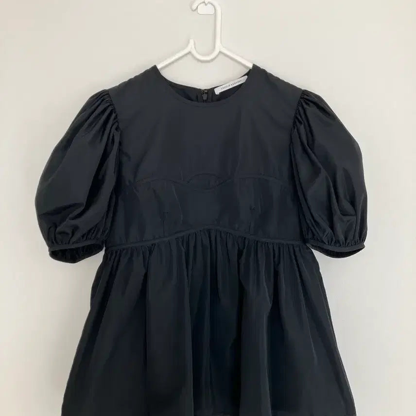 [BUNJANG] Cecilie Bahnsen Black Puff Sleeve Blouse / 세실리아반센 탑