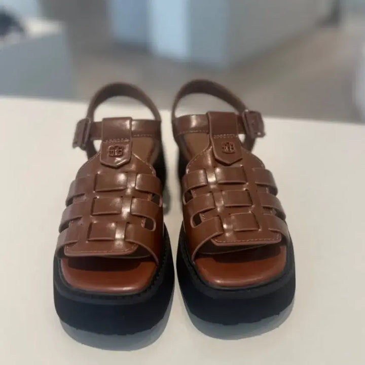 [BUNJANG] Sukkomaboni Fisherman Sandals / 슈콤마보니 피셔맨 샌들