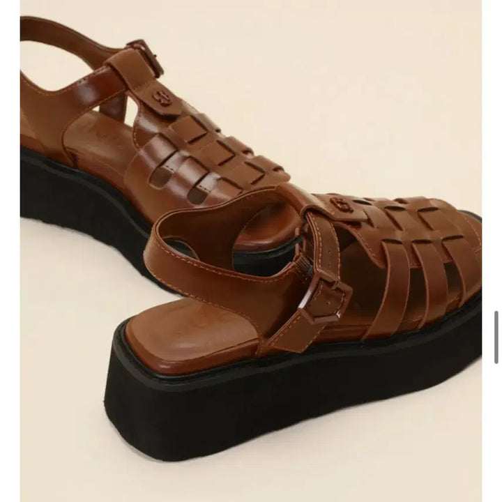 [BUNJANG] Sukkomaboni Fisherman Sandals / 슈콤마보니 피셔맨 샌들