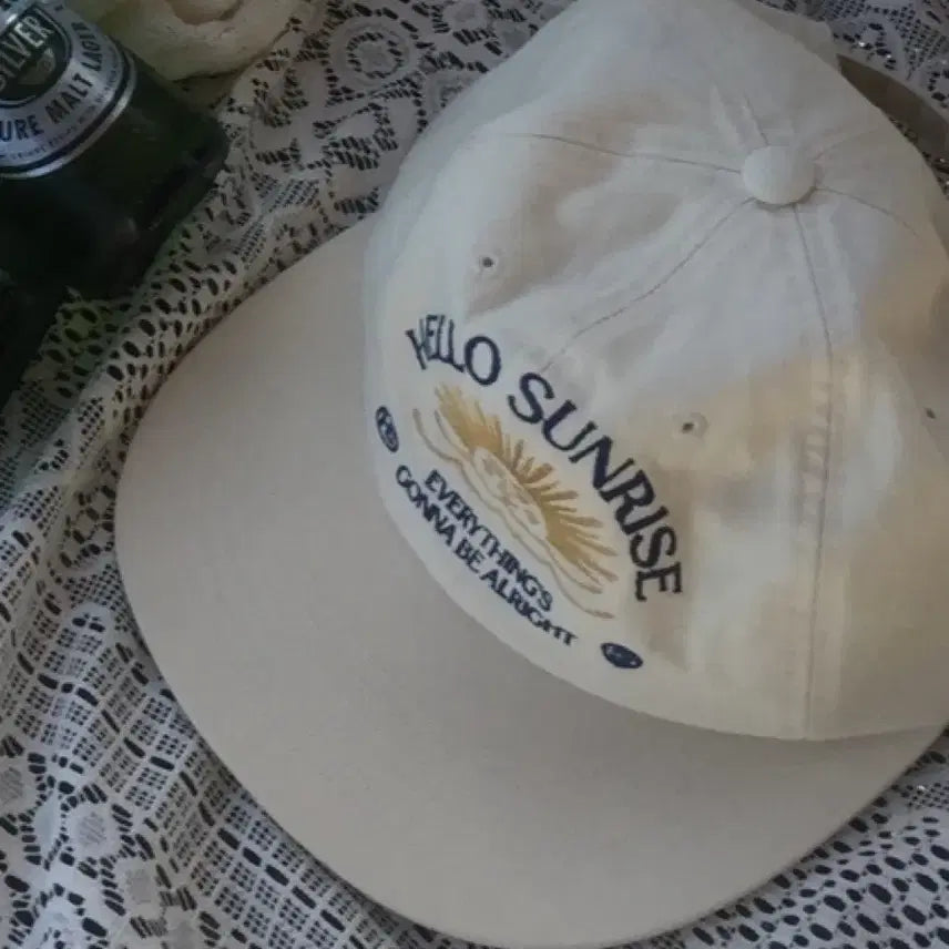 [BUNJANG] Hello Sunrise Ivory Ball Cap / 헬로선라이즈 볼캡 아이보리 모자