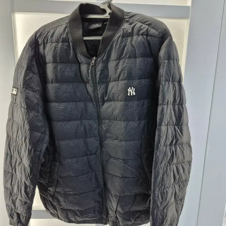 [BUNJANG] New York Yankees Goose Down Lightweight Puffer Jacket (Size 105) / MLB 정품 뉴욕양키스 정품 구스경량패딩 105사이즈 팝니다