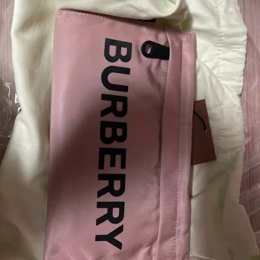 [BUNJANG] Burberry Pouch Pink / 버버리 파우치 핑크 + 더스트백 새상품