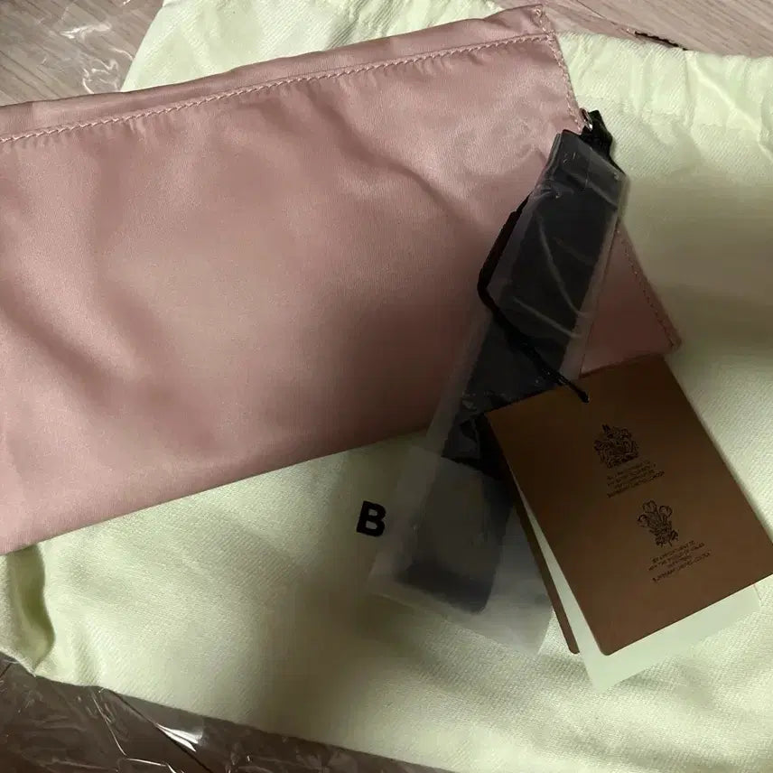 [BUNJANG] Burberry Pouch Pink / 버버리 파우치 핑크 + 더스트백 새상품