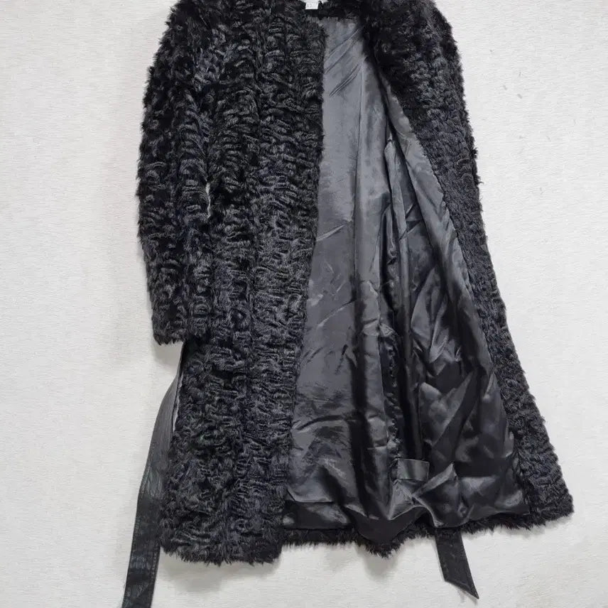[SOLD OUT] ㅡ 에이치앤엠 벨티드 퍼코트 여66-슬77ㅡ0113