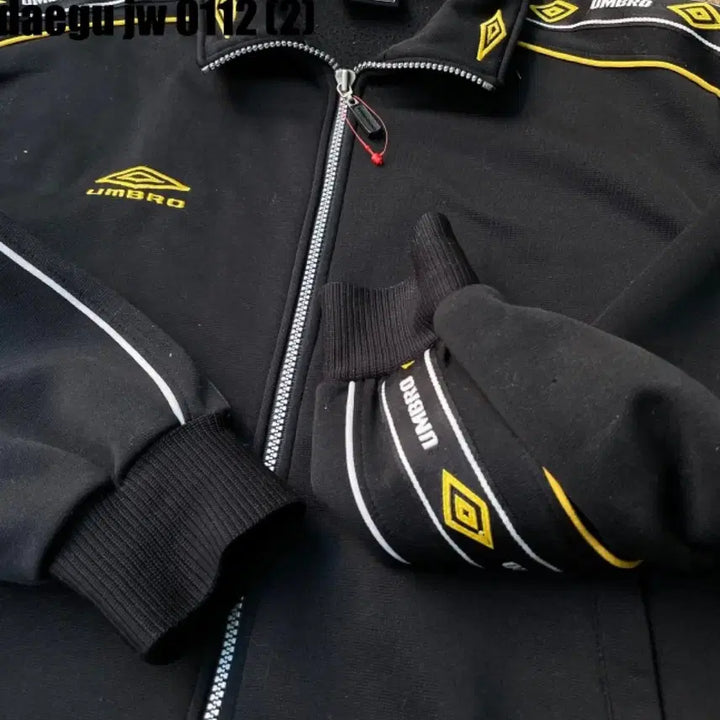 [SOLD OUT] 엄브로 집업