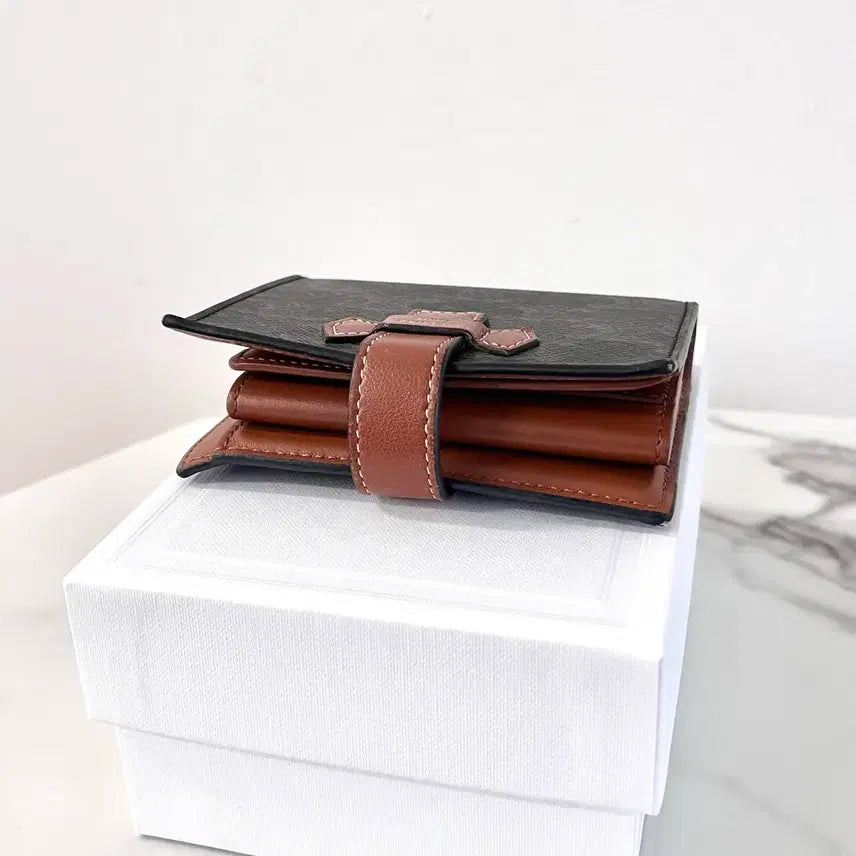 [BUNJANG] Celine Small Strap Bi-fold Wallet / [S급/정품] 셀린느 스몰 스트랩 여성 중지갑 반지갑