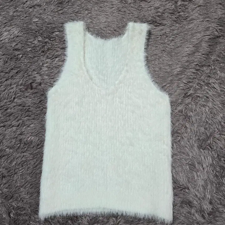 [BUNJANG] Knit Vest and Shorts Set (New) / 부드러운 털 니트 나시 세트 새 상품