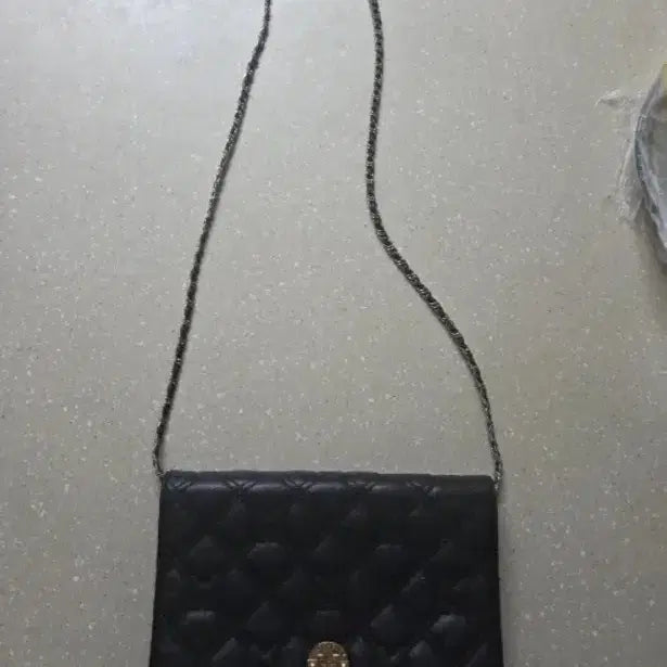 [BUNJANG] Metrocity Quilted Chain Crossbody Bag / 정품 메트로시티 퀼팅 체인크로스백