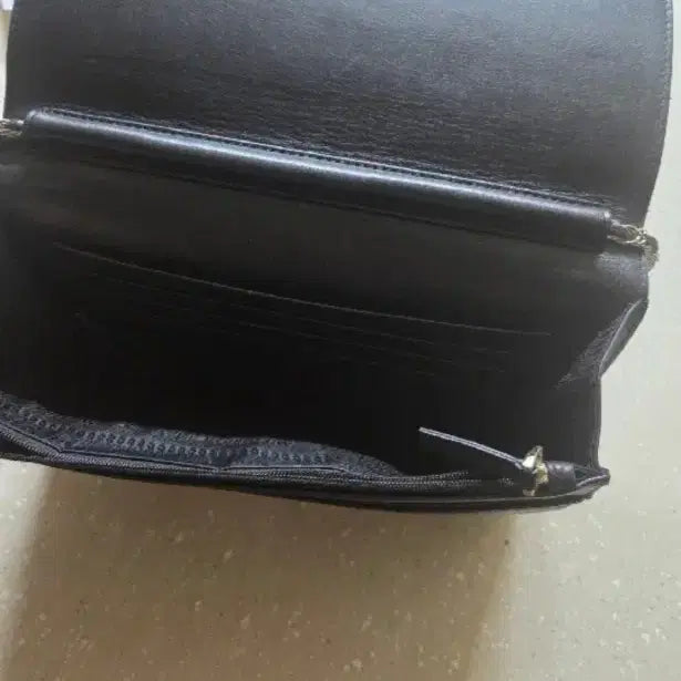 [BUNJANG] Metrocity Quilted Chain Crossbody Bag / 정품 메트로시티 퀼팅 체인크로스백