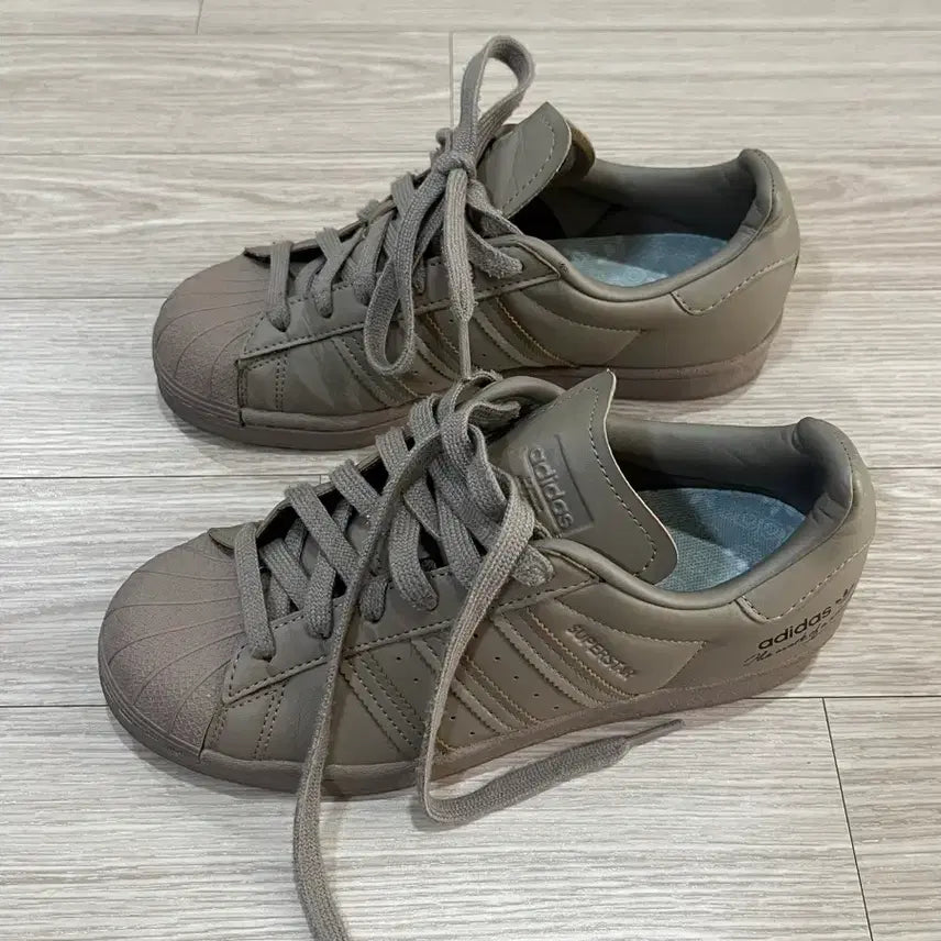 [BUNJANG] Adidas Superstar Choky Brown 230 / 아디다스 슈퍼스타 초키 브라운 230