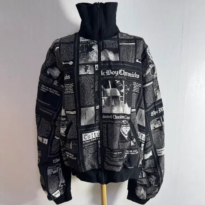 [BUNJANG] Milk Boy News Paper Sweat Zip-up Jacket / Milk boy 뉴스페이퍼 스웻 집업 자켓