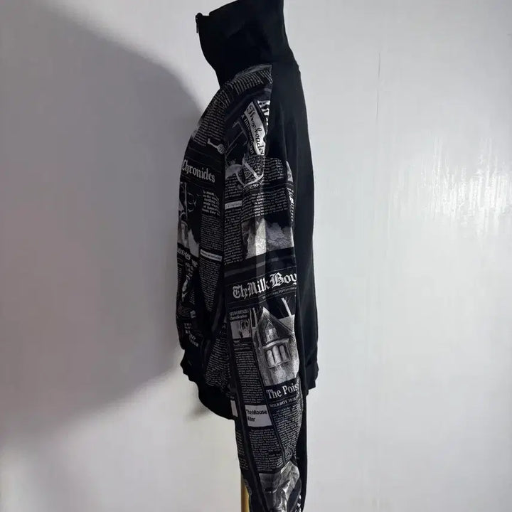 [BUNJANG] Milk Boy News Paper Sweat Zip-up Jacket / Milk boy 뉴스페이퍼 스웻 집업 자켓