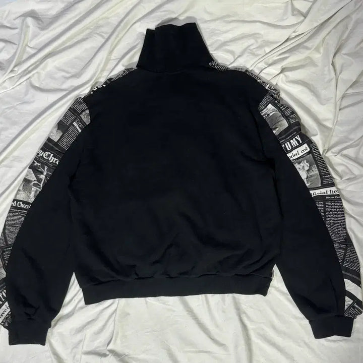 [BUNJANG] Milk Boy News Paper Sweat Zip-up Jacket / Milk boy 뉴스페이퍼 스웻 집업 자켓