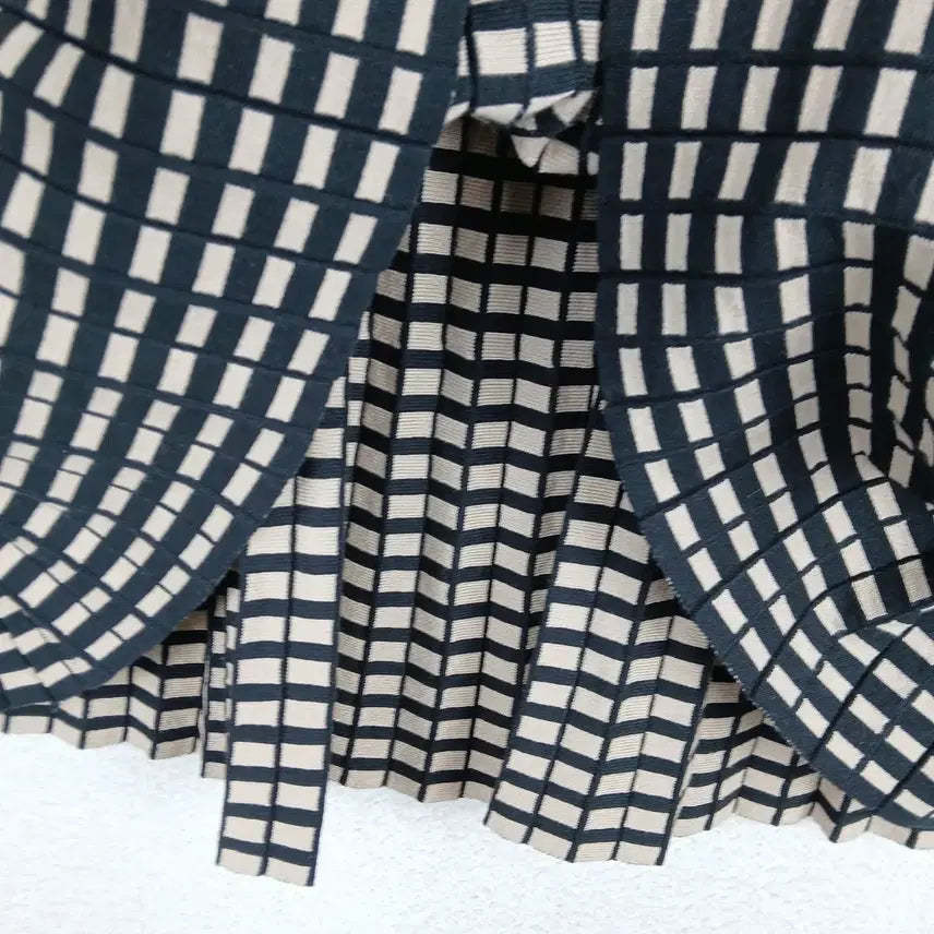 [BUNJANG] Check Pattern Pleated Knit Long Skirt (F) / 여성 체크 패턴 플리츠 니트 롱 스커트(F)