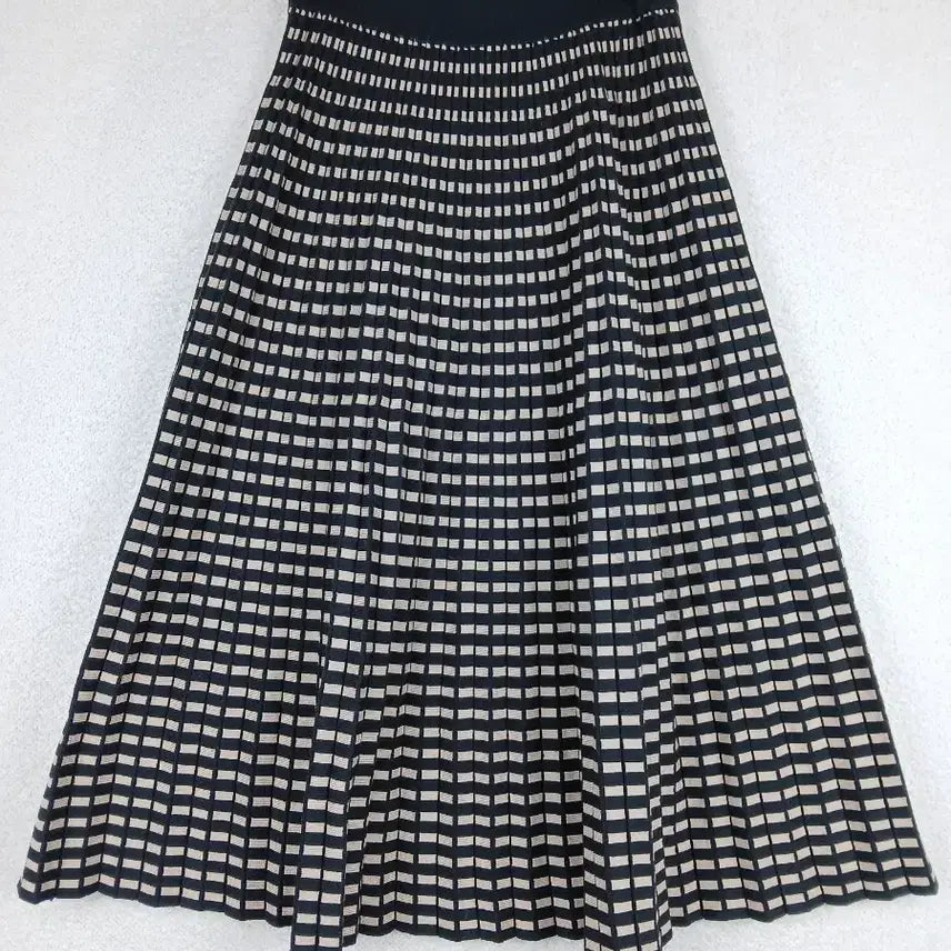 [BUNJANG] Check Pattern Pleated Knit Long Skirt (F) / 여성 체크 패턴 플리츠 니트 롱 스커트(F)