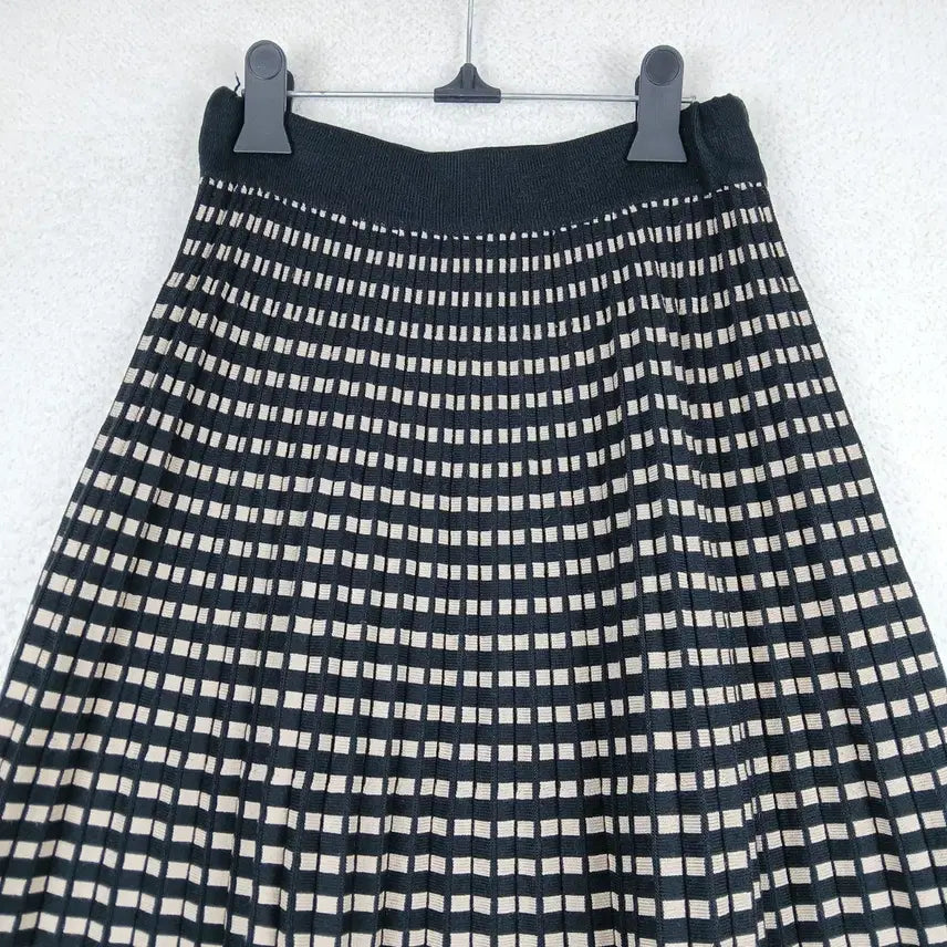 [BUNJANG] Check Pattern Pleated Knit Long Skirt (F) / 여성 체크 패턴 플리츠 니트 롱 스커트(F)