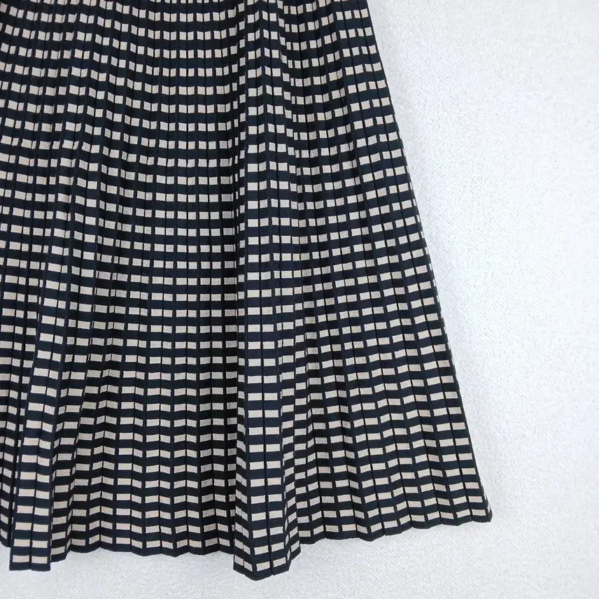 [BUNJANG] Check Pattern Pleated Knit Long Skirt (F) / 여성 체크 패턴 플리츠 니트 롱 스커트(F)