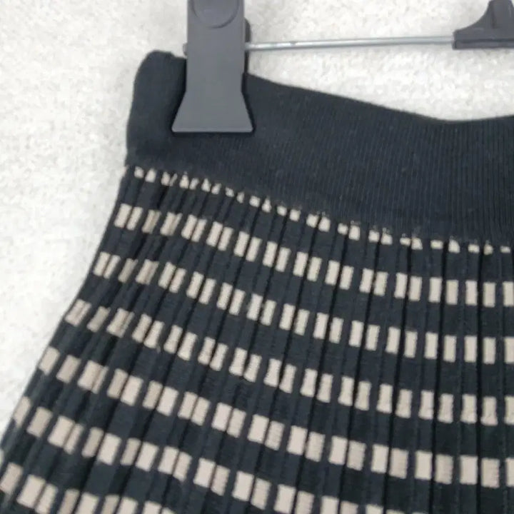 [BUNJANG] Check Pattern Pleated Knit Long Skirt (F) / 여성 체크 패턴 플리츠 니트 롱 스커트(F)