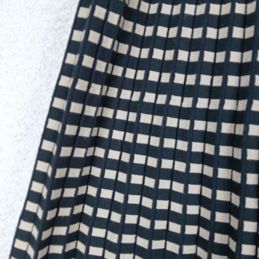 [BUNJANG] Check Pattern Pleated Knit Long Skirt (F) / 여성 체크 패턴 플리츠 니트 롱 스커트(F)