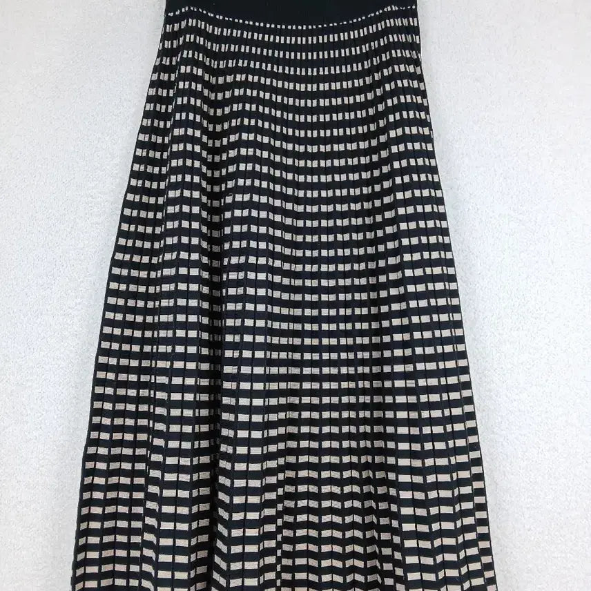 [BUNJANG] Check Pattern Pleated Knit Long Skirt (F) / 여성 체크 패턴 플리츠 니트 롱 스커트(F)