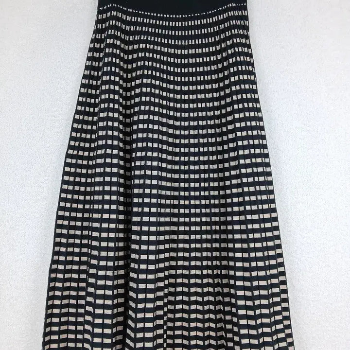[BUNJANG] Check Pattern Pleated Knit Long Skirt (F) / 여성 체크 패턴 플리츠 니트 롱 스커트(F)