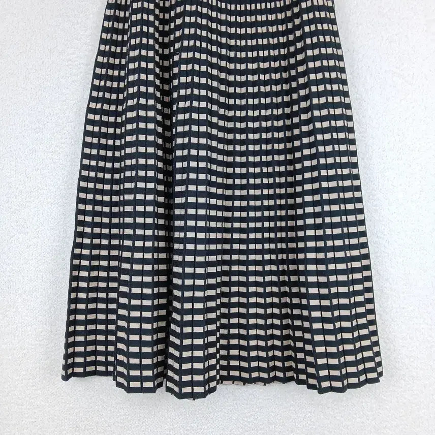 [BUNJANG] Check Pattern Pleated Knit Long Skirt (F) / 여성 체크 패턴 플리츠 니트 롱 스커트(F)