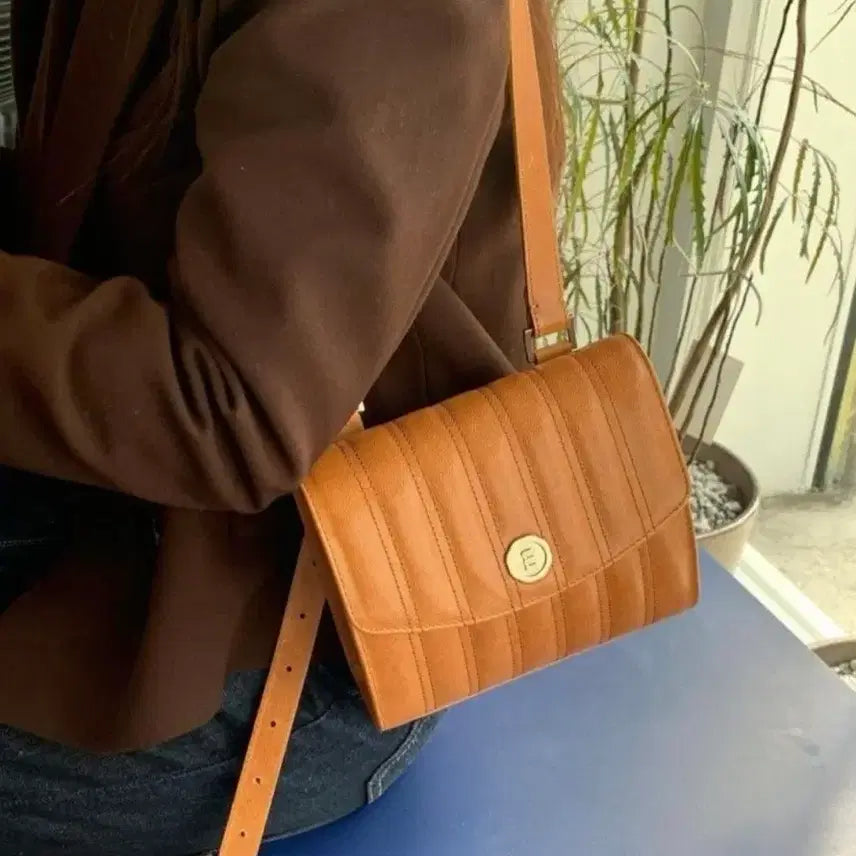 [BUNJANG] Minimute Flap Bag Caviar Camel / 실사0/ 미닛뮤트 플랩백 캐비어 카멜(상태 최상)