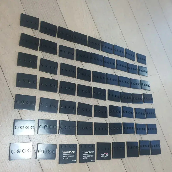 [BUNJANG] LEGO Compatible Mini Figure Stand Bundle Set / 레고 호환 발판 미니피규어 스탠드 70개 일괄