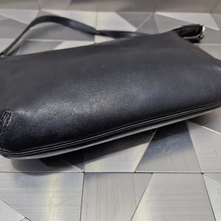 [BUNJANG] Louis Quatorze Pouch / 루이까또즈 파우치 (택포)