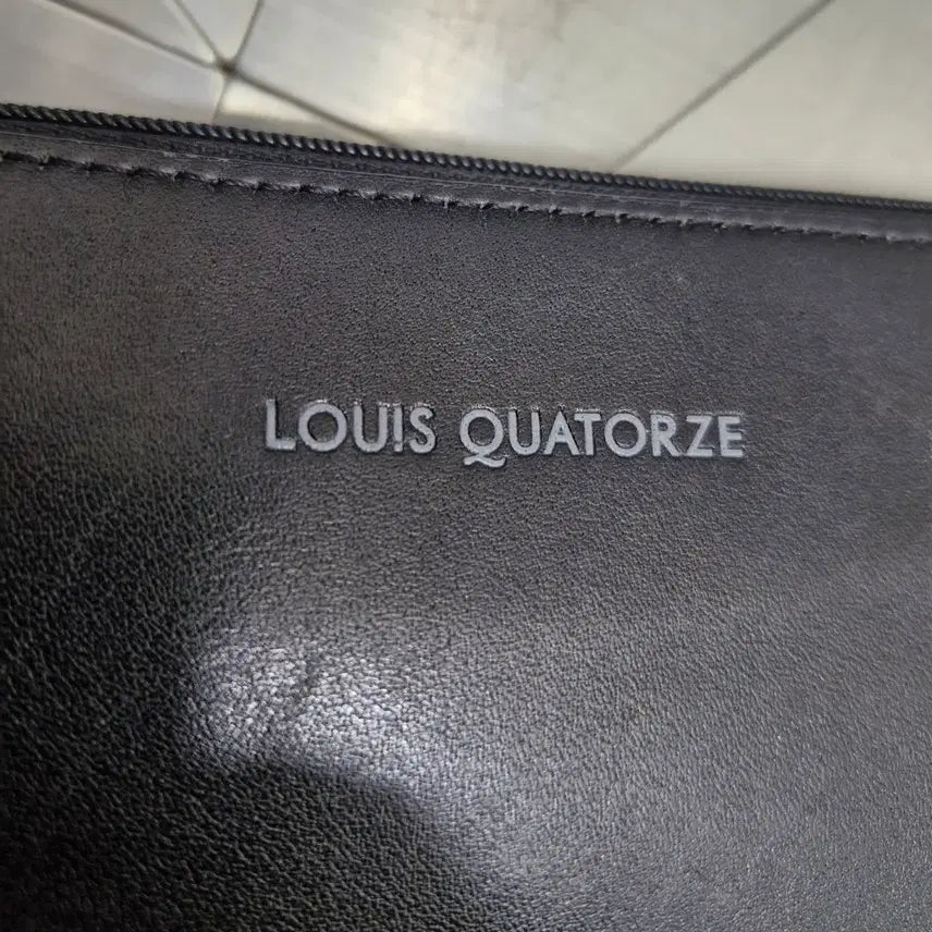 [BUNJANG] Louis Quatorze Pouch / 루이까또즈 파우치 (택포)