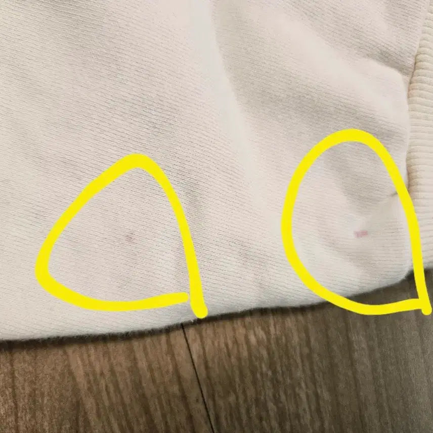 [BUNJANG] Disney Lion King Sweatshirt (Size 100) / 디즈니  라이온 킹 맨투맨(100)