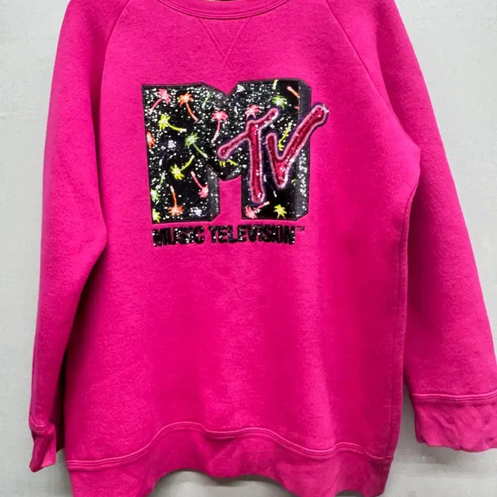 [BUNJANG] Marc Jacobs x MTV Hot Pink Sweatshirt (66-77) / 마크제이콥스 x MTV 핫핑크 맨투맨 (66~77)