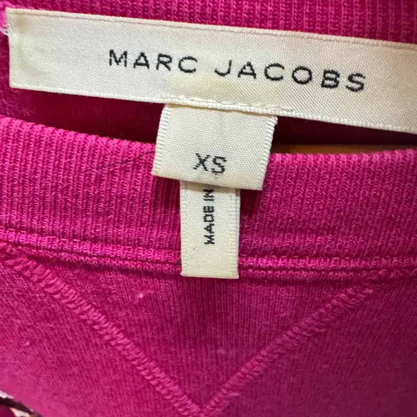 [BUNJANG] Marc Jacobs x MTV Hot Pink Sweatshirt (66-77) / 마크제이콥스 x MTV 핫핑크 맨투맨 (66~77)