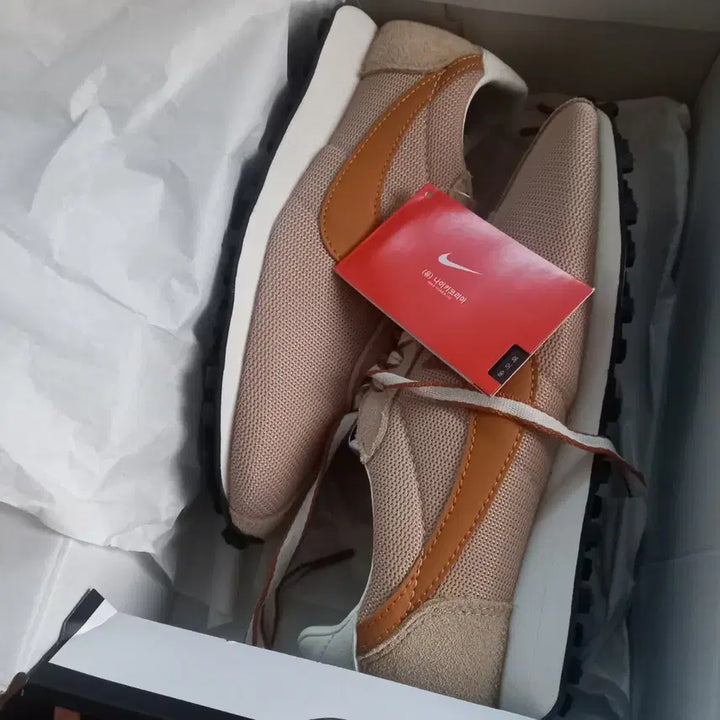 [BUNJANG] Nike Women's LD-1000 Sneaker Size 250 / 나이키 우먼스 LD 1000 베이지