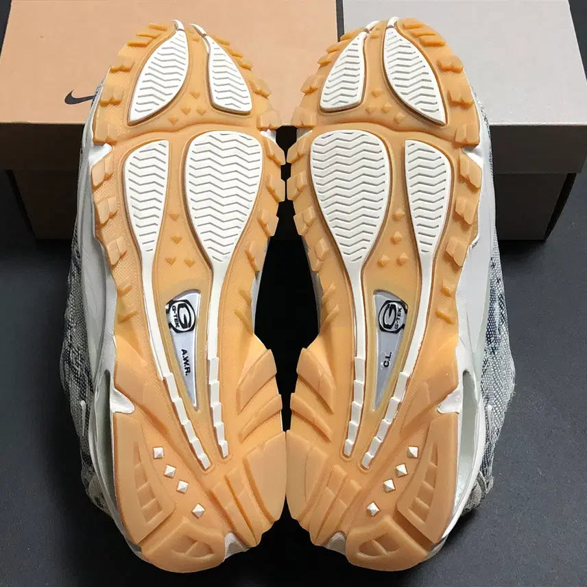 [BUNJANG] Nike Drake NOCTA Hot Step Air Terra Light Bone Sneakers / 나이키 X 드레이크 녹타 핫 스텝 에어 테라 라이트 본