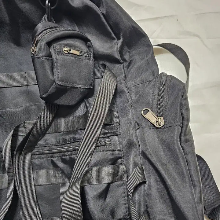 [BUNJANG] Unique Black Backpack / 유니크 블랙 백팩