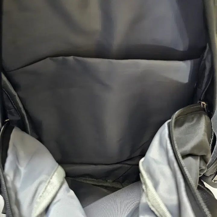 [BUNJANG] Unique Black Backpack / 유니크 블랙 백팩