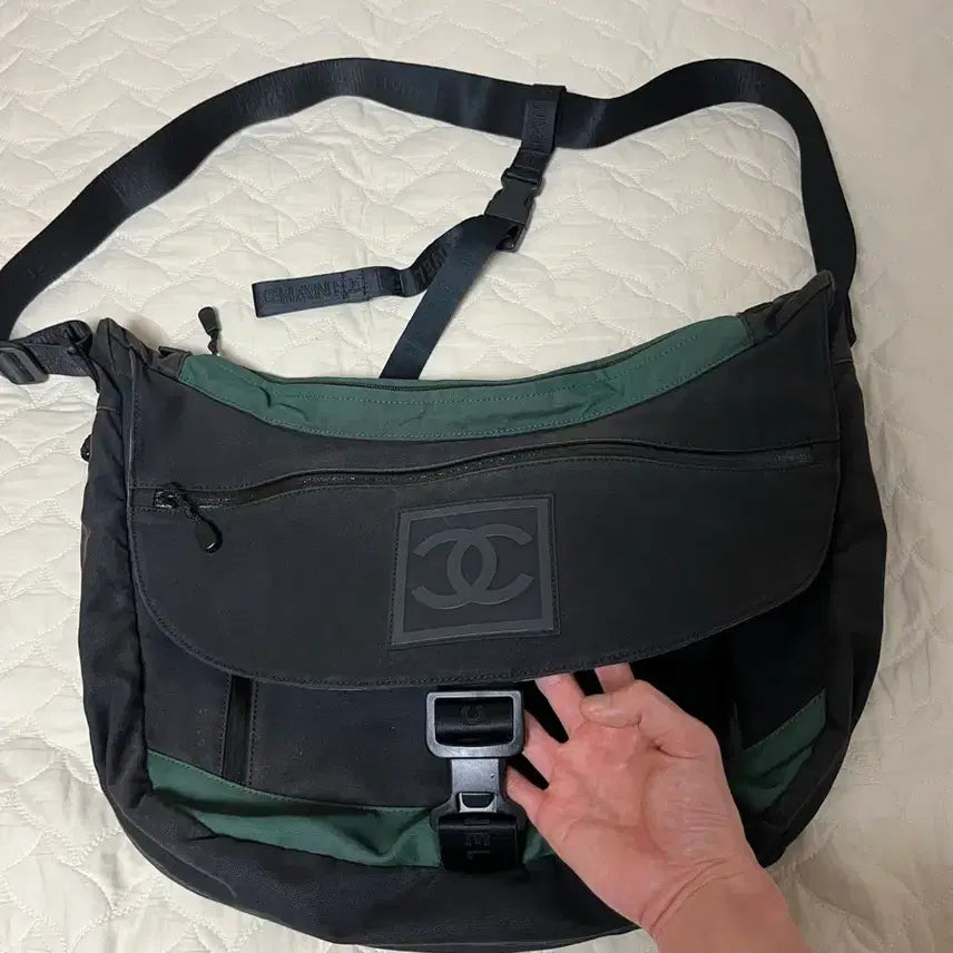 [BUNJANG] Chanel Sports Line Messenger Bag / 샤넬 스포츠 라인 메신저 백