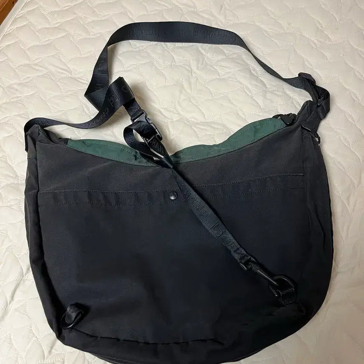 [BUNJANG] Chanel Sports Line Messenger Bag / 샤넬 스포츠 라인 메신저 백