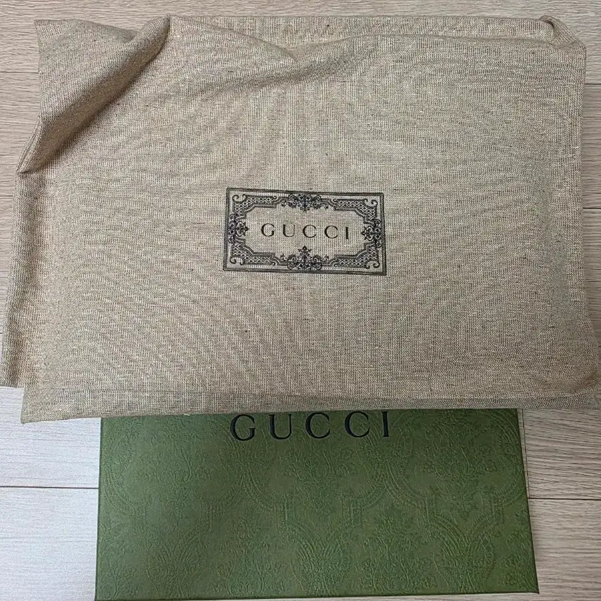 [BUNJANG] GUCCI Marmont Matelasse Clutch / 구찌 GUCCI 정품 마몽 마틀라세 클러치 판매(미사용 새제품)