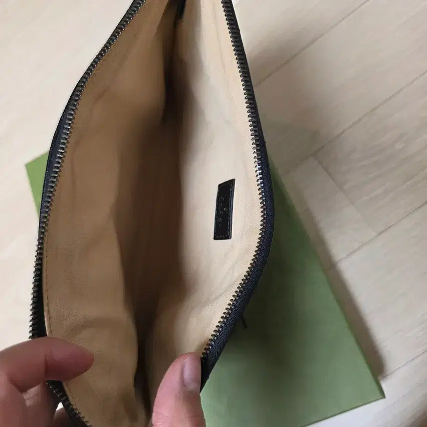 [BUNJANG] GUCCI Marmont Matelasse Clutch / 구찌 GUCCI 정품 마몽 마틀라세 클러치 판매(미사용 새제품)