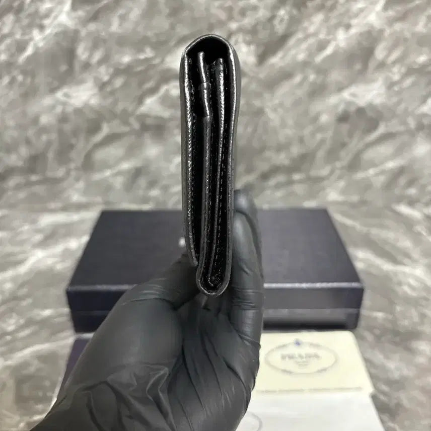 [BUNJANG] Prada Saffiano Triangle Logo Long Wallet / 프라다 사피아노 트라이앵글 삼각로고 장지갑