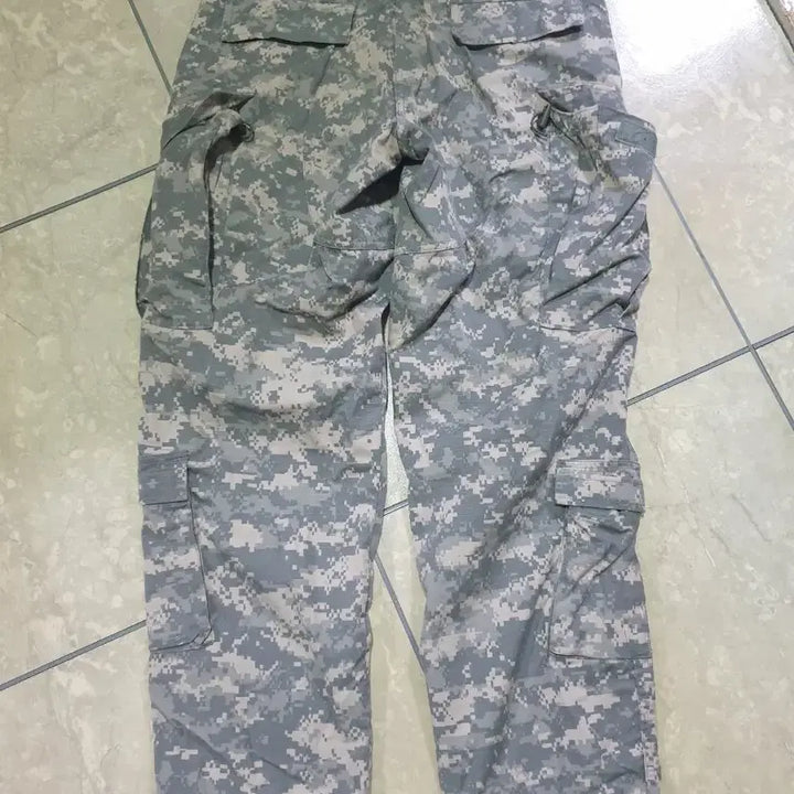[BUNJANG] Military ACU Digital Camo Cargo Pants / 미군 ACU 디지털 카모 카고 바지 s-r