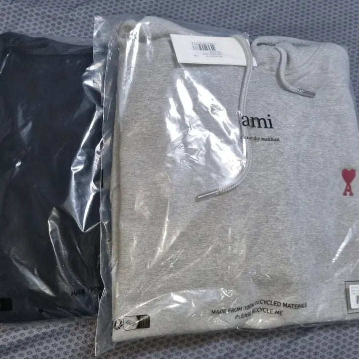 [BUNJANG] BTS Small Heart Logo Hoodie (Gray/Black) / 아미 스몰 하트 로고 후드티 그레이/블랙