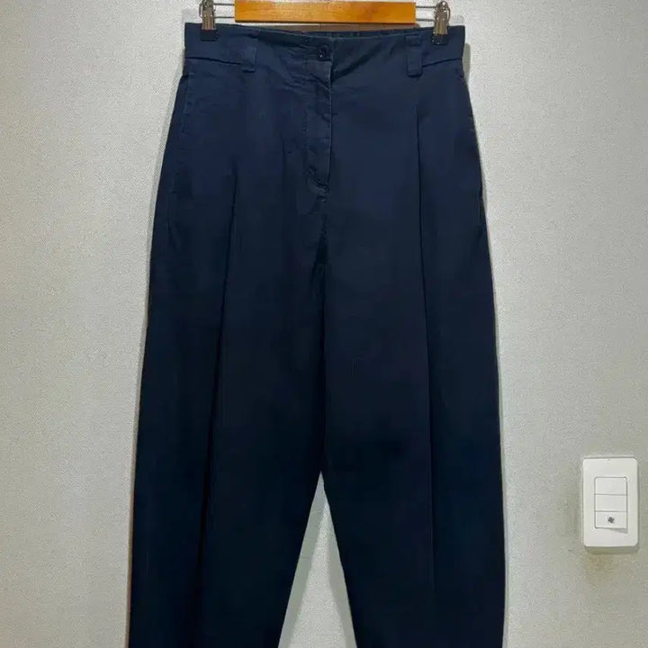 [BUNJANG] COS One-Tuck Pleated Semi-Balloon Cotton Pants Navy / 택포/S급/M) COS 원턱 플리츠 세미 벌룬 코튼 팬츠 네이비